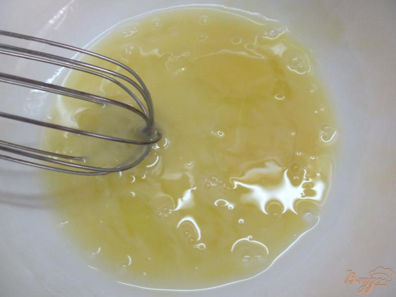 Фото приготовление рецепта: Блины с яйцом и беконом под острым соусом шаг №6