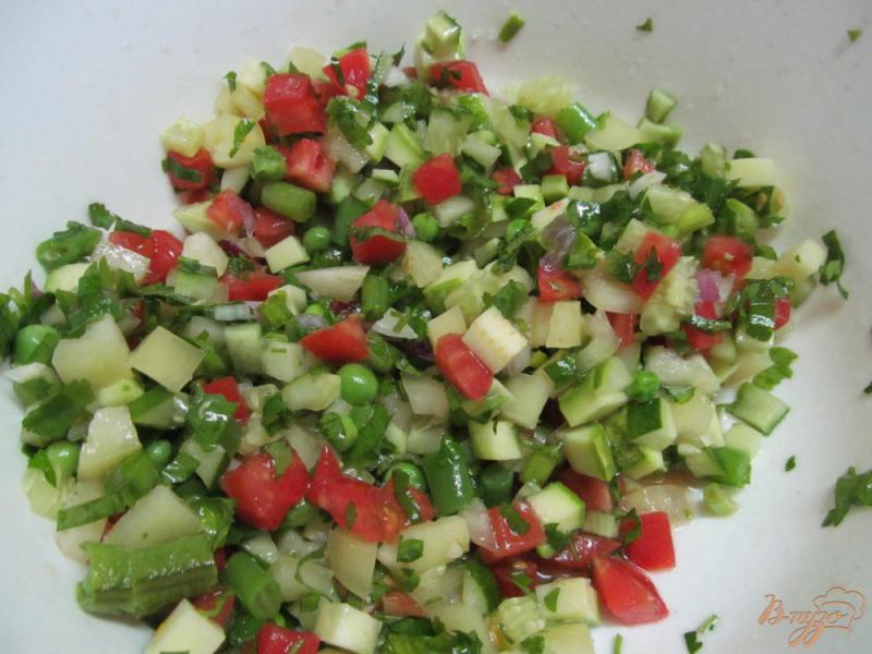 Фото приготовление рецепта: Овощной салат шаг №6
