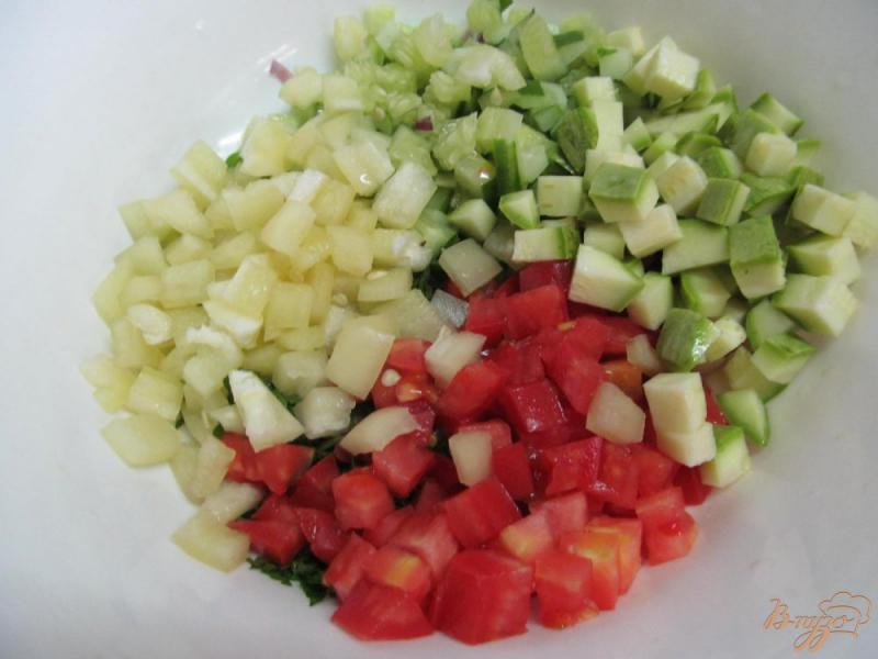 Фото приготовление рецепта: Овощной салат шаг №5