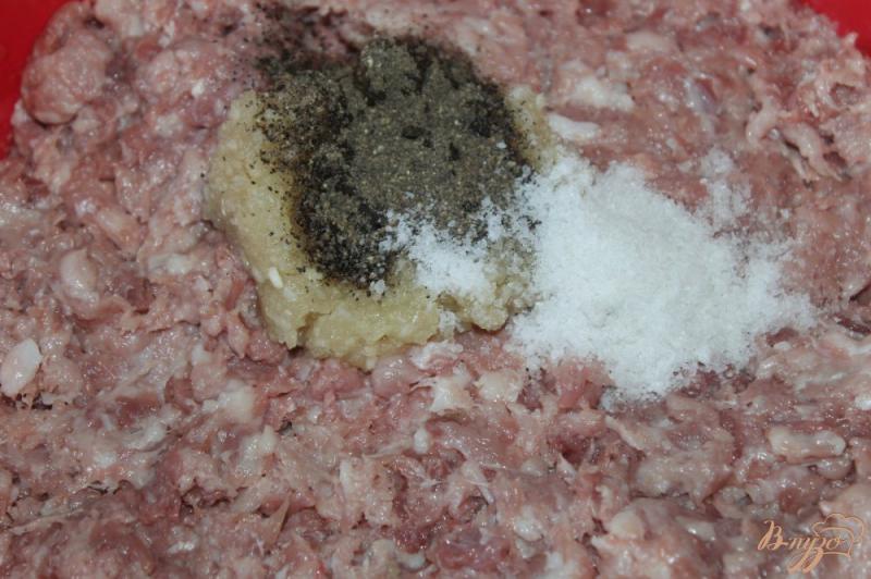 Фото приготовление рецепта: Свиная колбаса, домашняя шаг №5