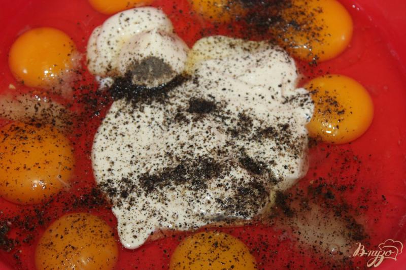 Фото приготовление рецепта: Пышный омлет в духовке с овощами шаг №7