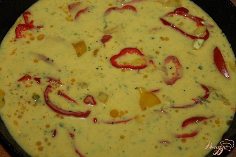 Фото приготовление рецепта: Пышный омлет в духовке с овощами шаг №8