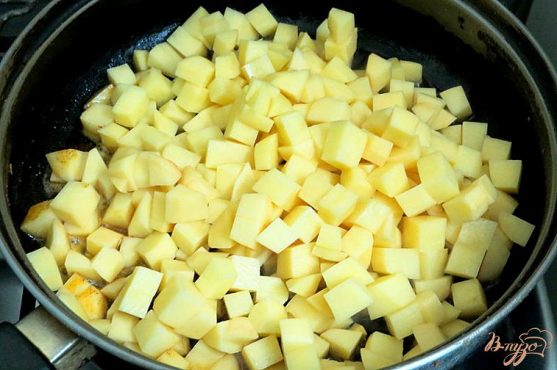 Фото приготовление рецепта: Картофель жареный с кабачков шаг №5