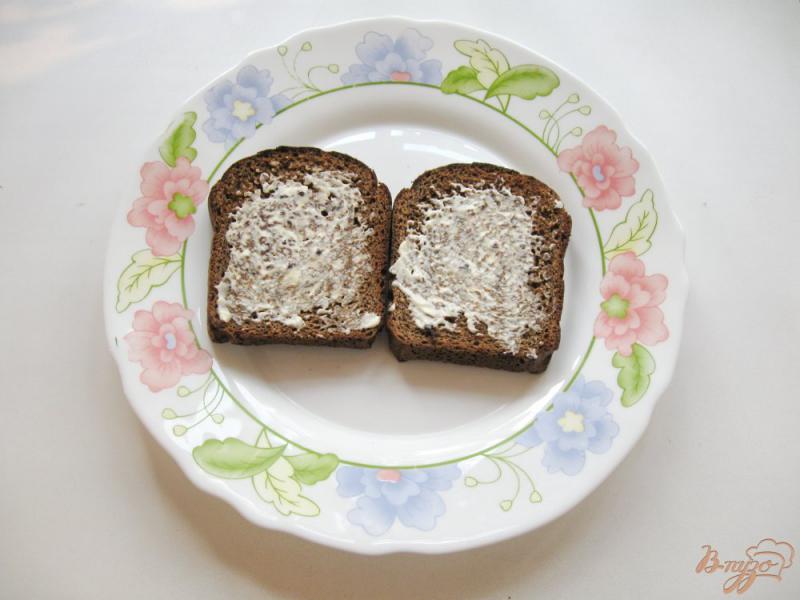 Фото приготовление рецепта: Ржаные тосты с о свеклой и сельдью шаг №5
