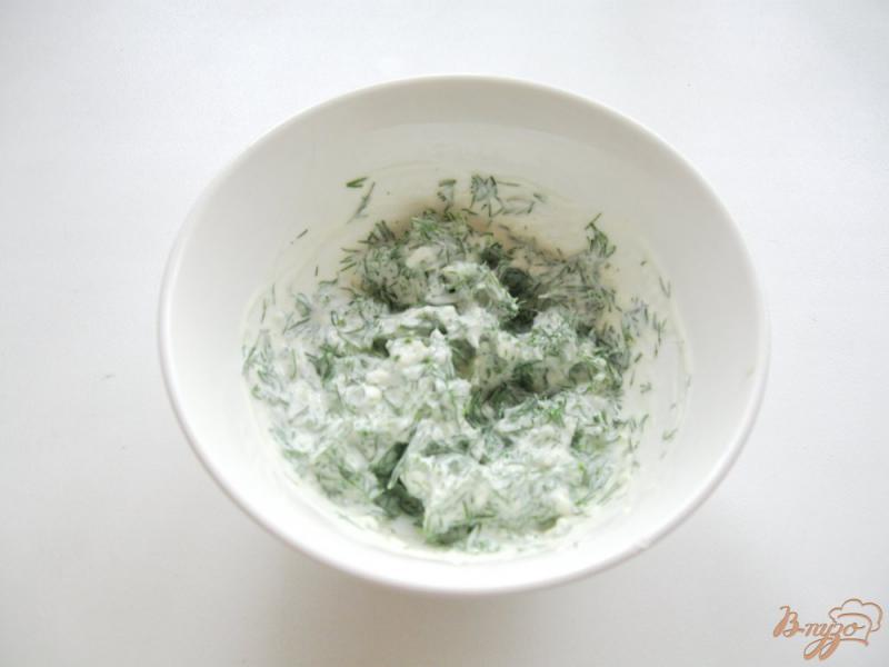 Фото приготовление рецепта: Баклажаны с  зеленью и острой сметанной начинкой шаг №5
