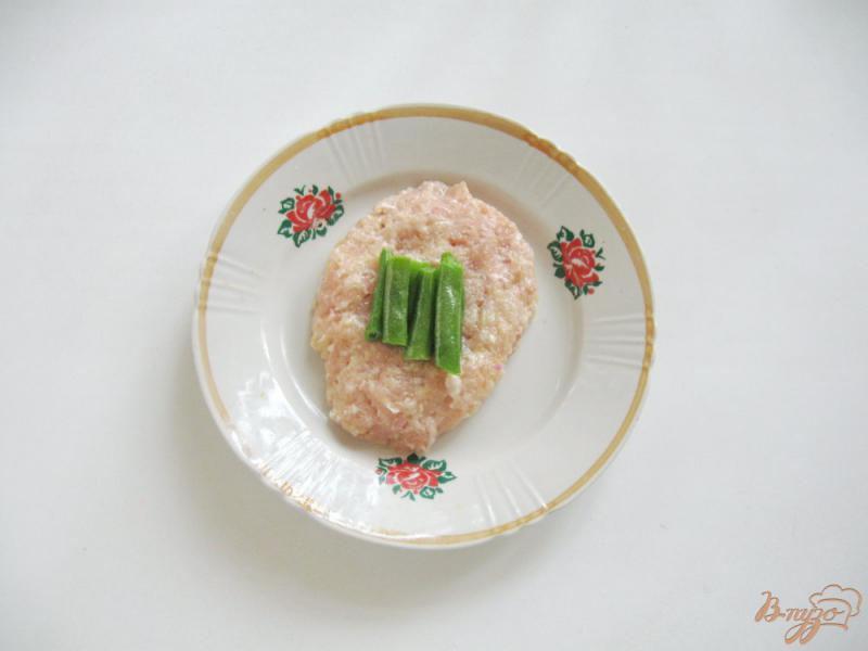 Фото приготовление рецепта: Зразы с зеленой фасолью шаг №3
