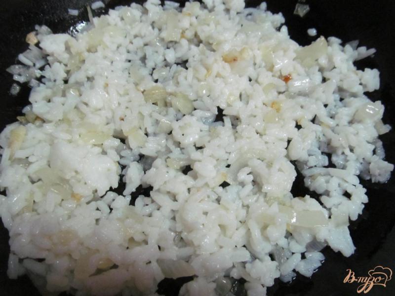 Фото приготовление рецепта: Помидорный рис шаг №3