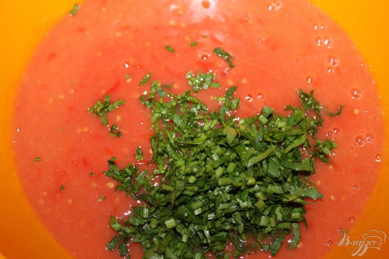 Фото приготовление рецепта: Сырой томат с зеленью в заготовку шаг №4