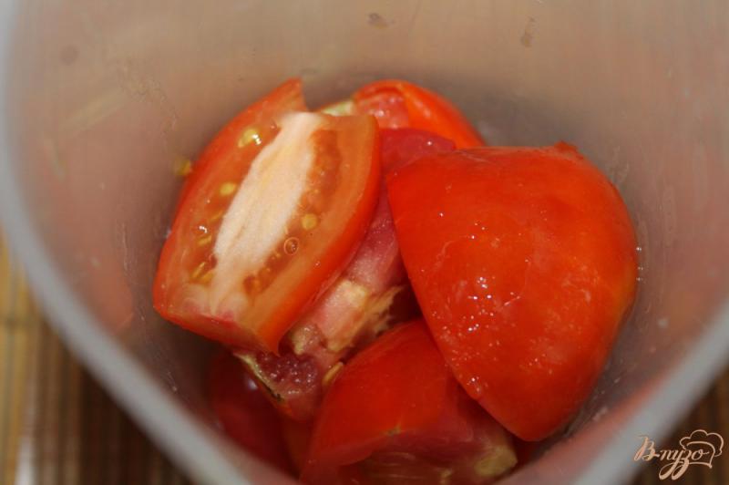 Фото приготовление рецепта: Сырой томат с зеленью в заготовку шаг №3