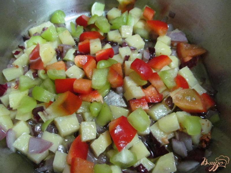 Фото приготовление рецепта: Томатный суп с кукурузой и чипсами из лаваша шаг №3