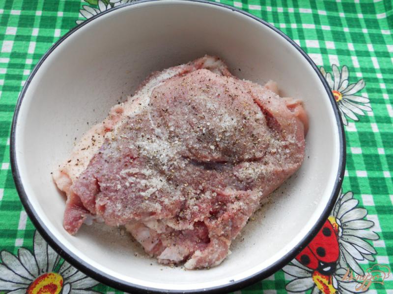 Фото приготовление рецепта: Свинина запеченная куском в духовке с яблоками шаг №1