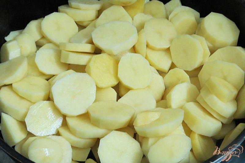 Фото приготовление рецепта: Картофель жареный на сковороде с грудинкой шаг №4