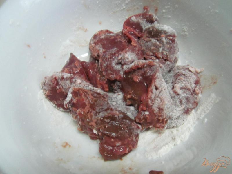 Фото приготовление рецепта: Куриная печень с ароматным рисом и маринованными грибами шаг №1
