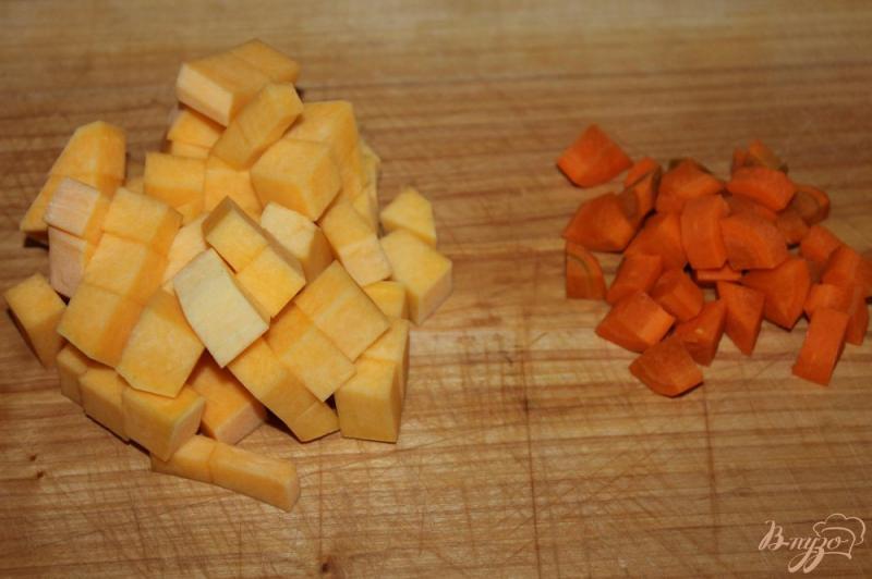Фото приготовление рецепта: Тыквенно - морковный крем - суп со свиной грудинкой шаг №1