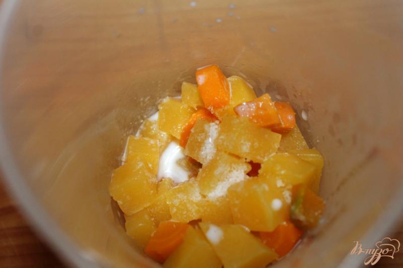 Фото приготовление рецепта: Тыквенно - морковный крем - суп со свиной грудинкой шаг №4