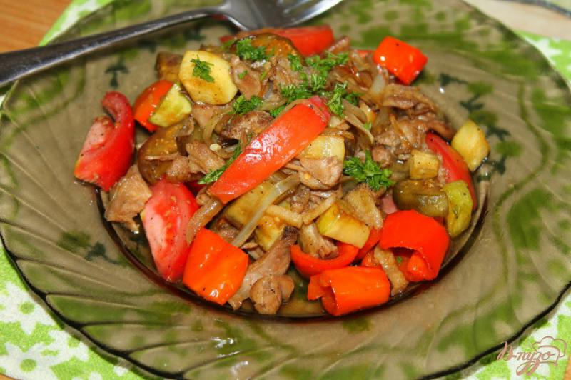 Фото приготовление рецепта: Тушеные овощи в соевом соусе с куриным мясом шаг №7