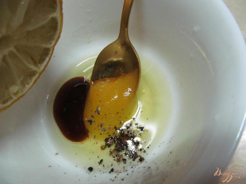 Фото приготовление рецепта: Салат из обжаренных на гриле персиков шаг №3