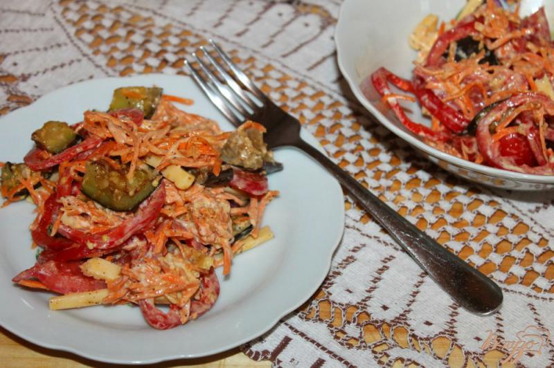 Фото приготовление рецепта: Салат с корейской морковью и жареным баклажаном шаг №9