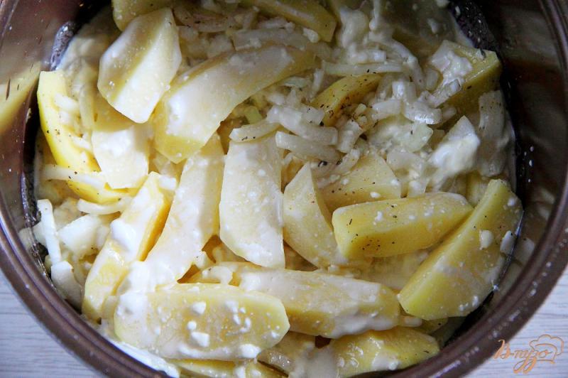 Фото приготовление рецепта: Картофель в сметане в мультиварке шаг №5