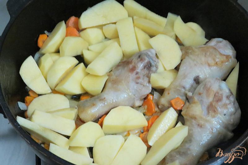 Фото приготовление рецепта: Рагу с куриными голенями шаг №10