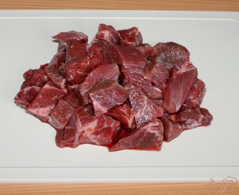 Фото приготовление рецепта: Жаркое из говядины и тыквы с клюквой шаг №1