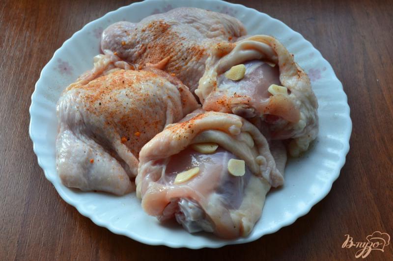 Фото приготовление рецепта: Куриные бедра, запеченные в соусе карри шаг №1