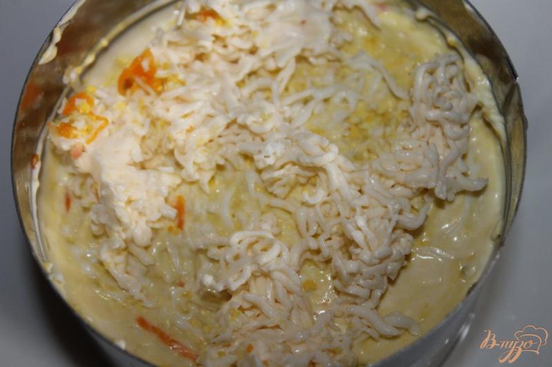 Фото приготовление рецепта: «Сельдь под шубой» из овощей и плавленого сыра шаг №8
