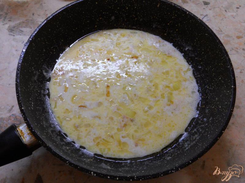 Фото приготовление рецепта: Картофель с рыбой в молочном соусе шаг №5