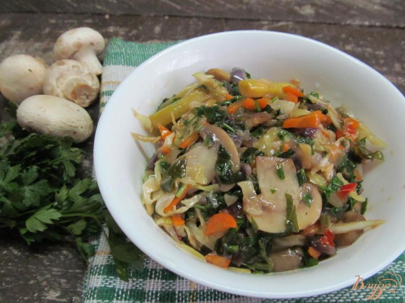 Фото приготовление рецепта: Жареные овощи с хрустящей капустой шаг №8