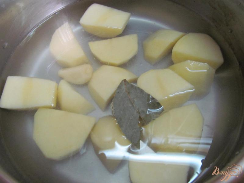 Фото приготовление рецепта: Запеканка - сырный картофель с яйцом шаг №1