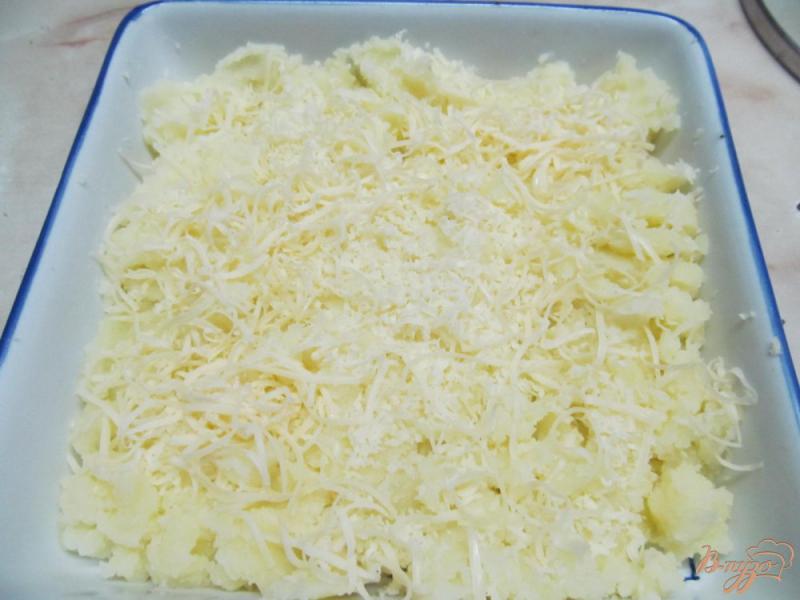 Фото приготовление рецепта: Запеканка - сырный картофель с яйцом шаг №2
