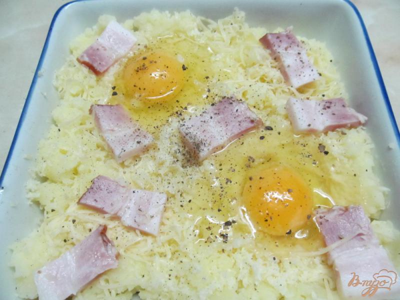 Фото приготовление рецепта: Запеканка - сырный картофель с яйцом шаг №3