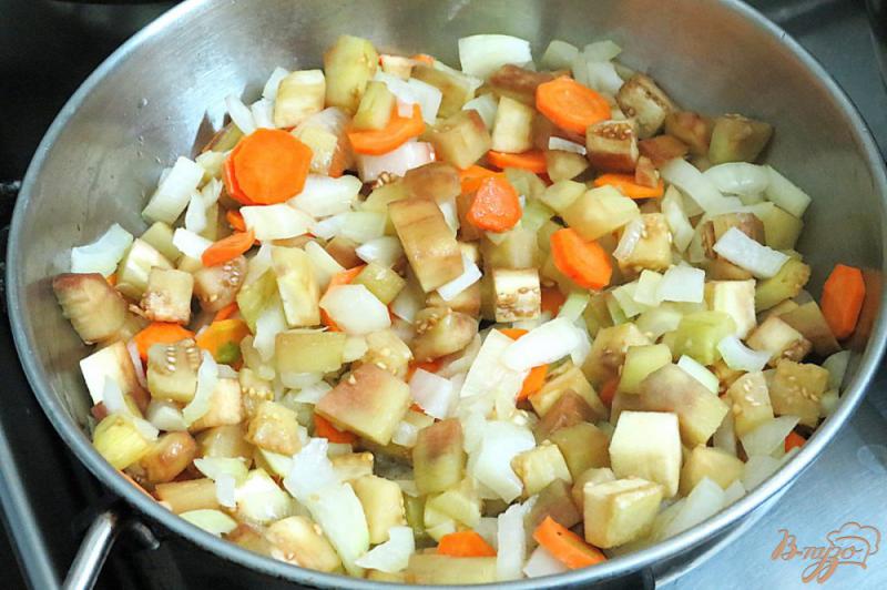 Фото приготовление рецепта: Суп овощной с баклажанами шаг №4