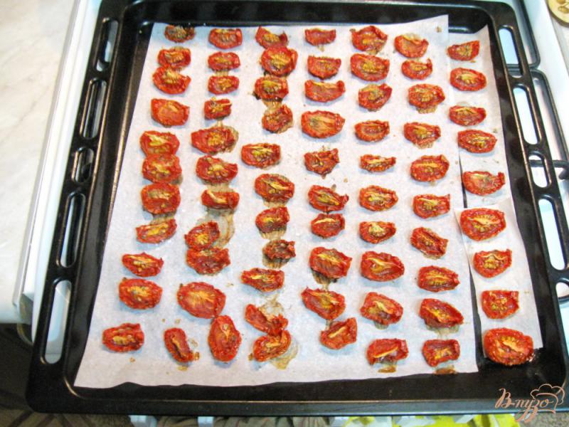 Фото приготовление рецепта: Вяленые помидоры шаг №2