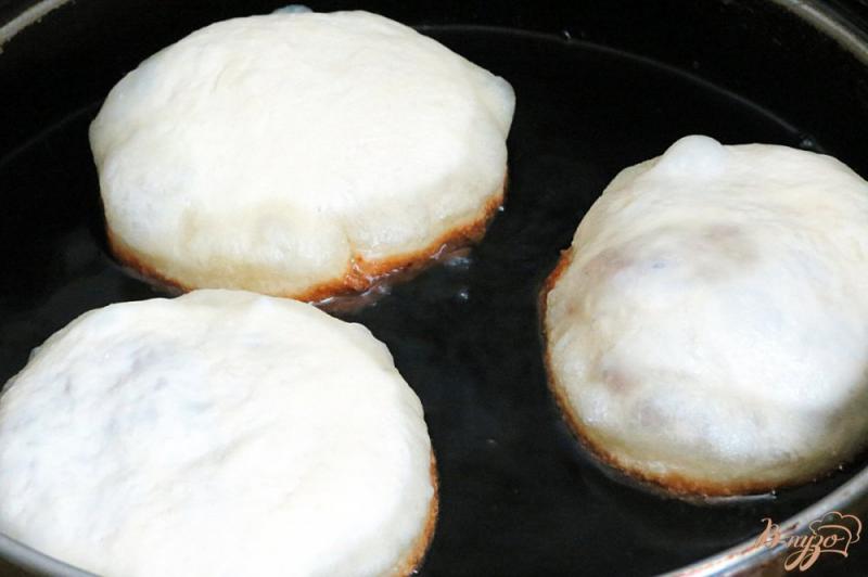 Фото приготовление рецепта: Пирожки жареные с ливером шаг №10