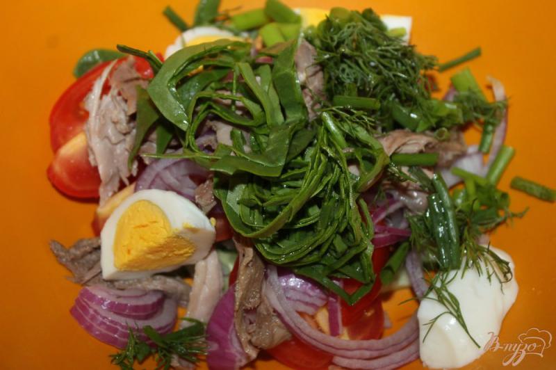 Фото приготовление рецепта: Салат с яйцом, отварным мясом и овощами шаг №6