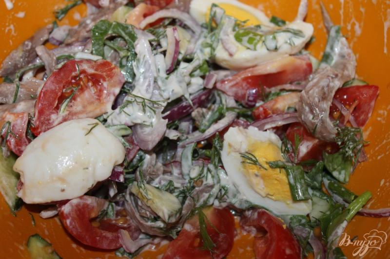Фото приготовление рецепта: Салат с яйцом, отварным мясом и овощами шаг №7