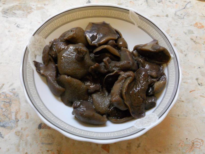 Фото приготовление рецепта: Лесные грибы маринованные за 12 часов шаг №1