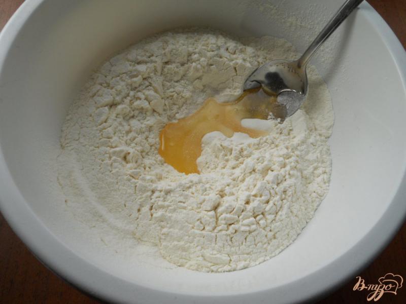 Фото приготовление рецепта: Домашний хлеб на молоке с медом шаг №1