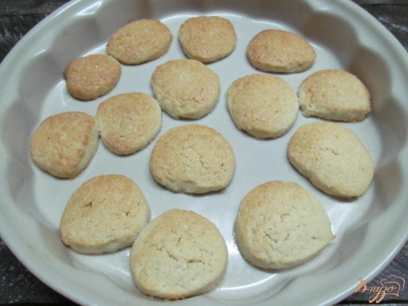 Фото приготовление рецепта: Песочное печенье с кремом шаг №10