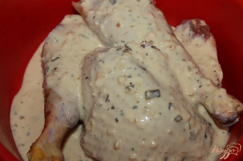 Фото приготовление рецепта: Куриные окорочка жареные в мультиварке шаг №3