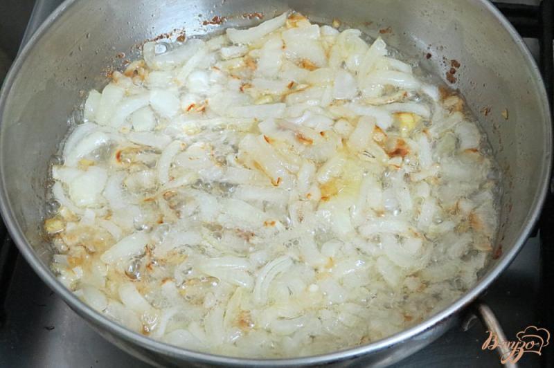 Фото приготовление рецепта: Свинина в остром соусе с болгарским перцем шаг №4