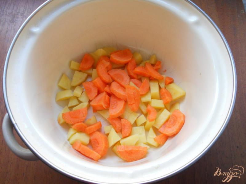 Фото приготовление рецепта: Овощной суп с шампиньонами и вермишелью шаг №1