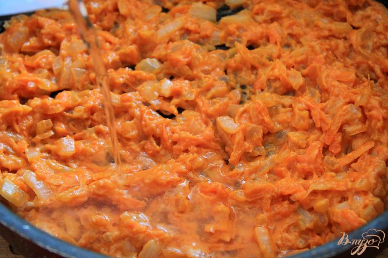 Фото приготовление рецепта: Фаршированный перец в мультиварке в томатно-сметанном соусе шаг №6
