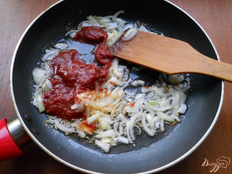 Фото приготовление рецепта: Острый суп с курицей, свининой и рисом шаг №4