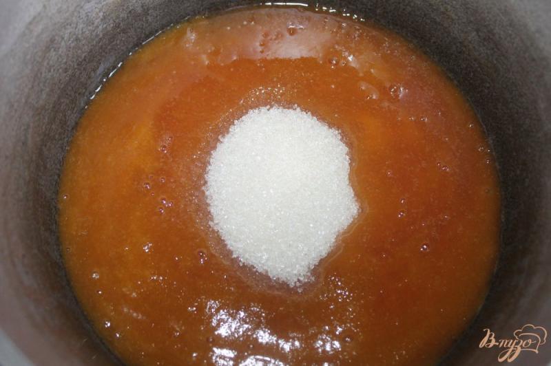 Фото приготовление рецепта: Сливовый соус с грецким орехом шаг №5
