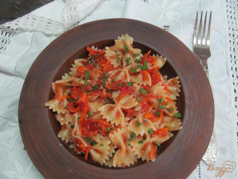 Фото приготовление рецепта: Паста с томатами и морковью шаг №6