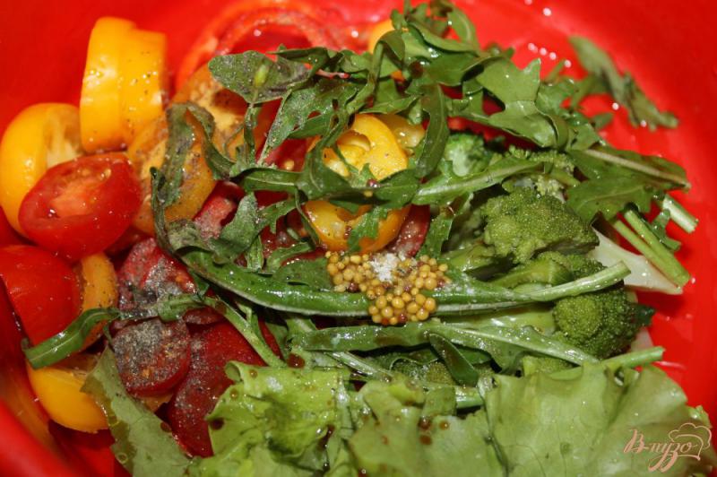 Фото приготовление рецепта: Овощной салат с брокколи и сыром Фета шаг №5