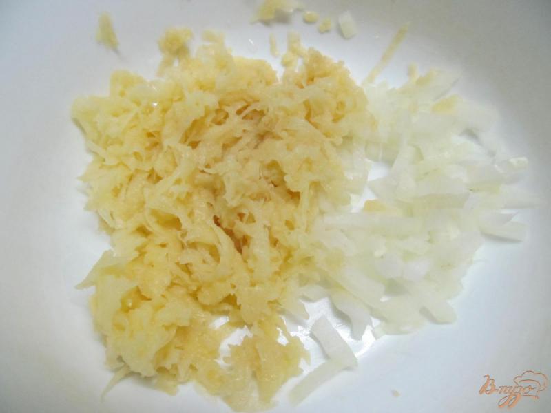 Фото приготовление рецепта: Картофельно-мясные котлеты шаг №2