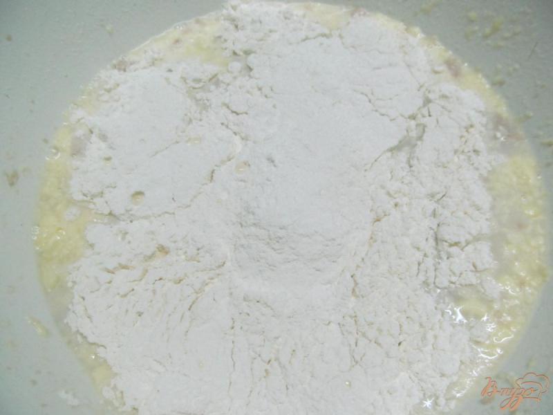 Фото приготовление рецепта: Хлебный венок с сыром шаг №2